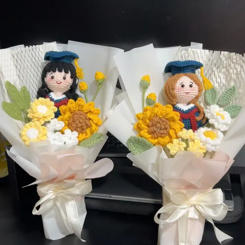 Bó Hoa Doll Cử Nhân